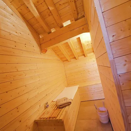 Spacious W Sauna